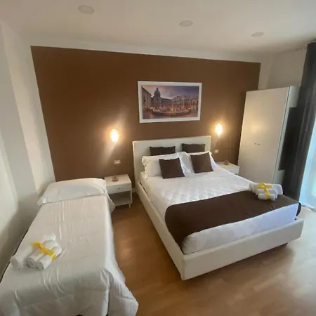 Frühstückspension Politeama Center 3*